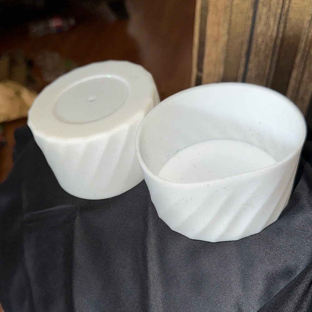 White silicone sleeve/cup for Stanley